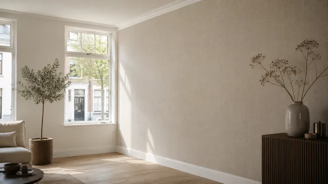 Woonkamerwand met vliesbehang met linnenstructuur